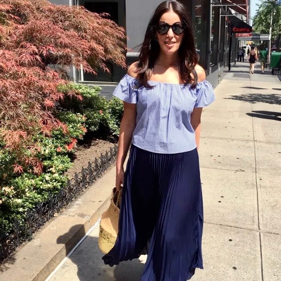 Striped Off Shoulder Top - Picture 9 of 9